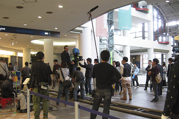 『DOG×POLICE 純白の絆』神戸ハーバーランドセンタービル（旧ファミリオ）にて